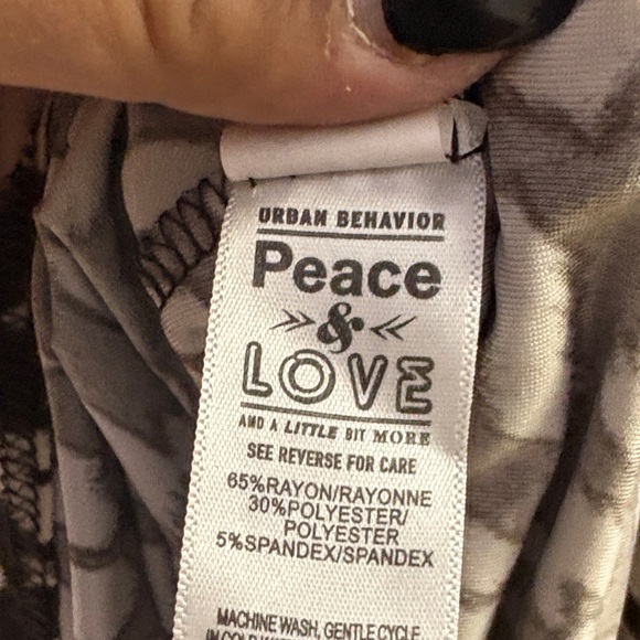 Urban Behavior brown and Cream Patterned Midi Dress v-neck, large - Picture 10 of 10